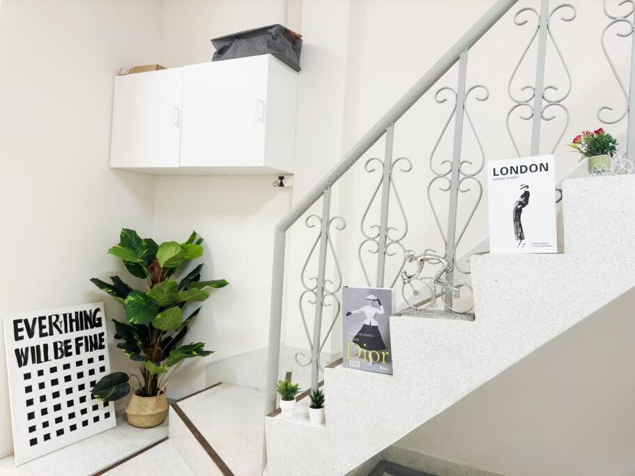 Villa 5br House 8beds, Ekkamai Bts 12mins Walk, 711, Shopping Mall Bangkok